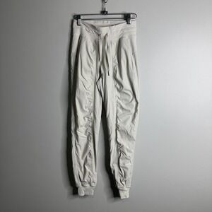 Lululemon Dance Studio Size 2 Athletic Gym Womens Cuffed Jogger Pant
